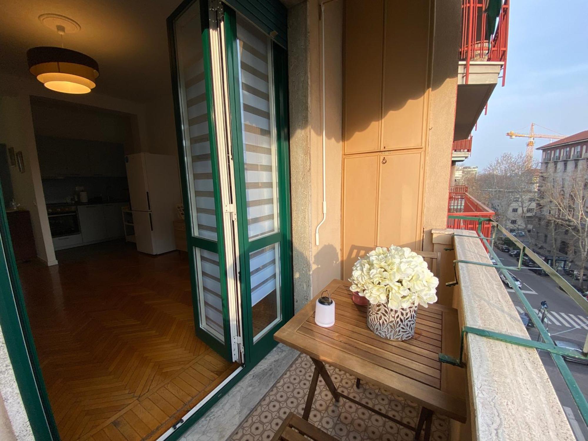 Daniela'S Spazioso Appartamento Ai Navigli Milano Exteriör bild